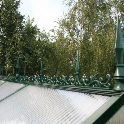 Ridge onamentation for greenhouse type II, moss green